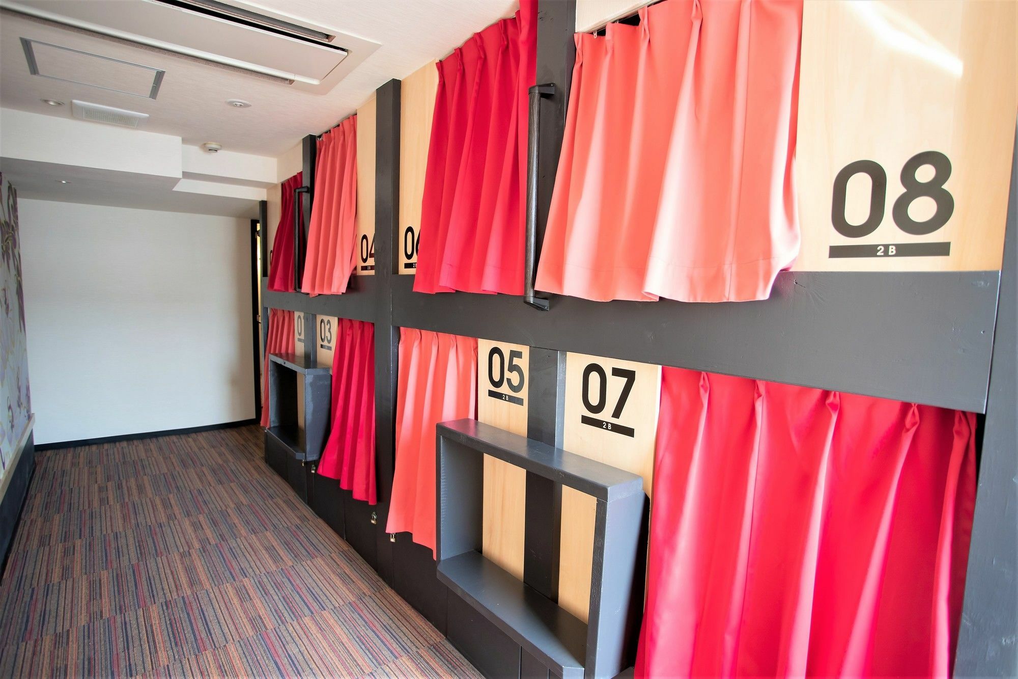 Grand-rem Hostel